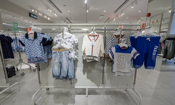 淘宝女生衣服店铺,淘宝有没有值得信赖的女装店铺可以分享一下图3