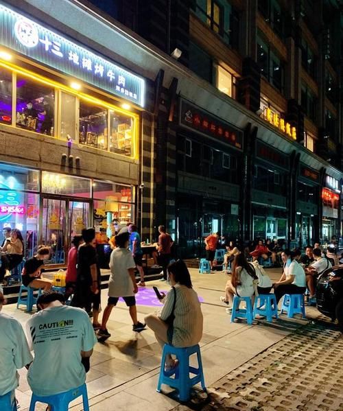 烧烤店怎么经营生意才能火,烧烤店生意不好怎么才能火起来?图1