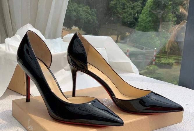 christian louboutin,cl是什么牌子图3